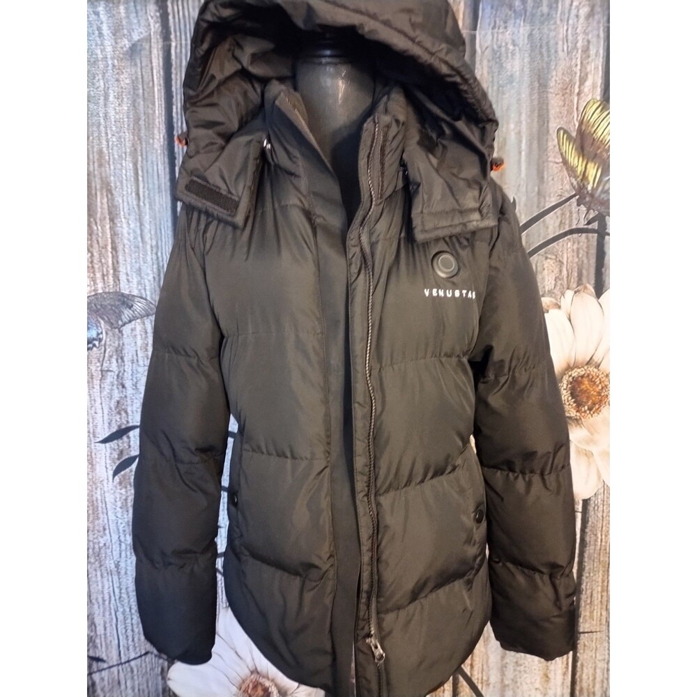 Venustas brand heated puffer jacket, featuring a padded silhouette, insulated